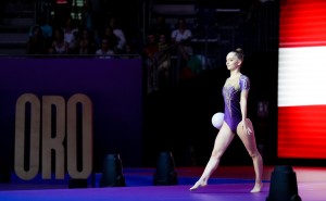 aa q neumann julia aut ph simone ferraro sfa08973 copia